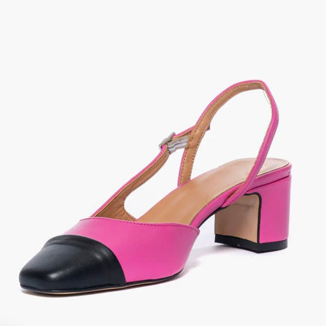 Chanel in pelle fucsia e punta in pelle nero