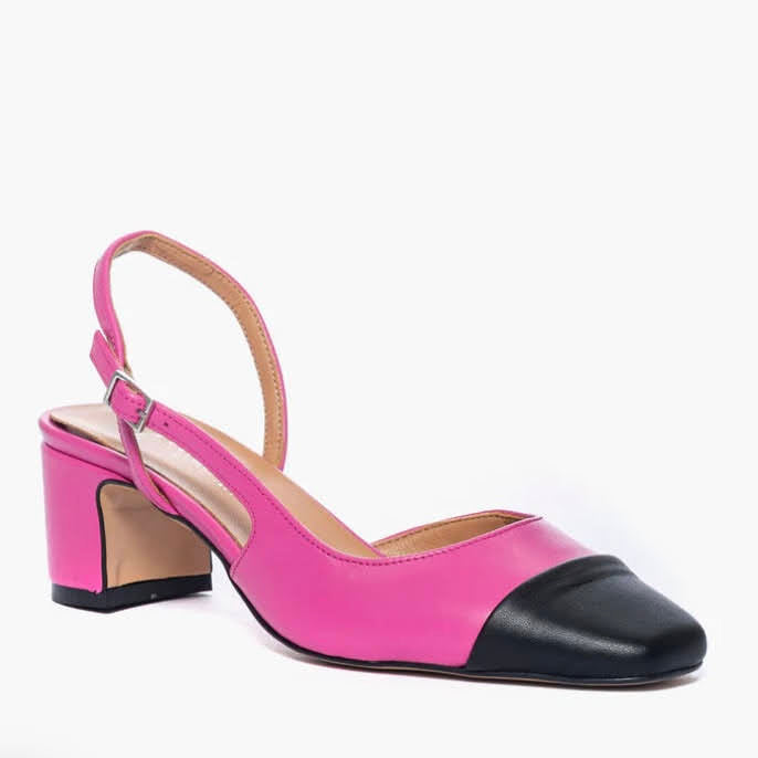 Chanel in pelle fucsia e punta in pelle nero